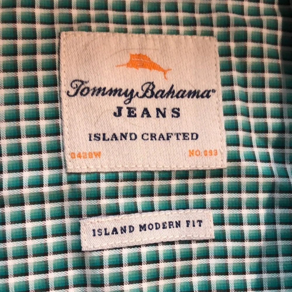 Like new! - TOMMY BAHAMA Jeans 100% Coton Island Modern Fit Button Down - Picture 2 of 8